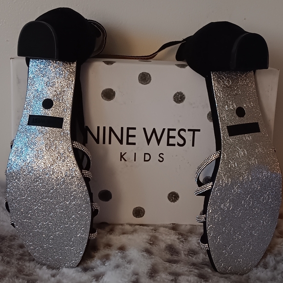 New In Box Nine West Kids Black Suede With Silver Rhinestone Heel Sandals Size 6 - Picture 6 of 7